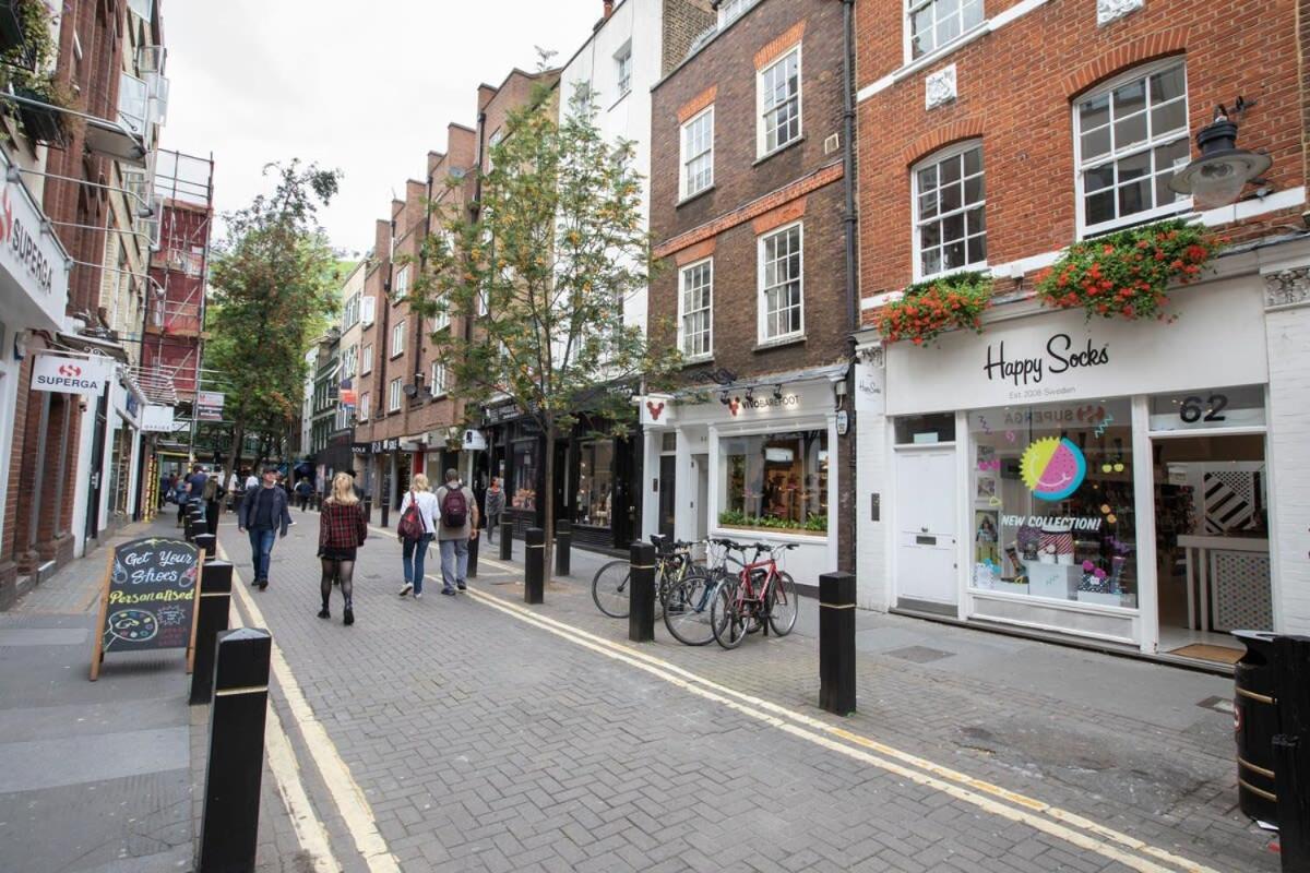 Stylish With Private Rooftop In Covent Garden Londra