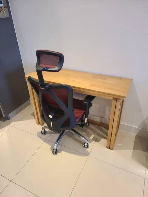 1 Bedroom Penthouse Flat In East Lejlighed London
