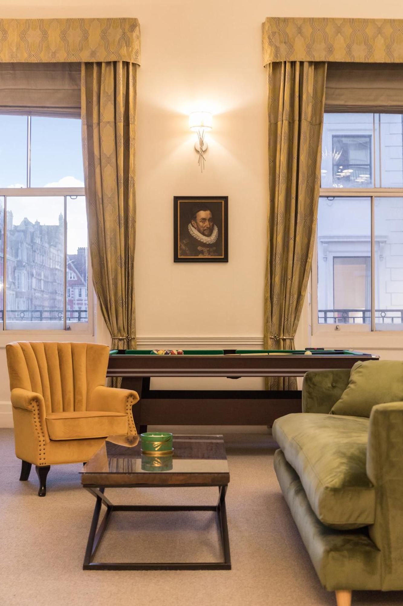 Luxury 3 Bedroom Duplex With Pool Table - 4hs * Londen