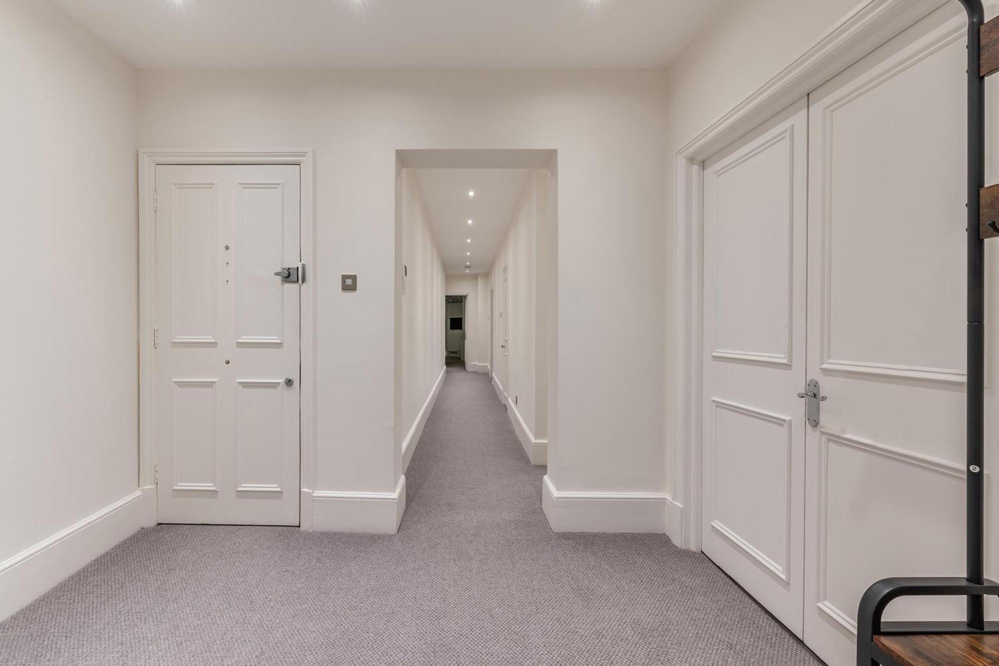 Modern Luxury 3bed 3bathroom Retreat 6hs *