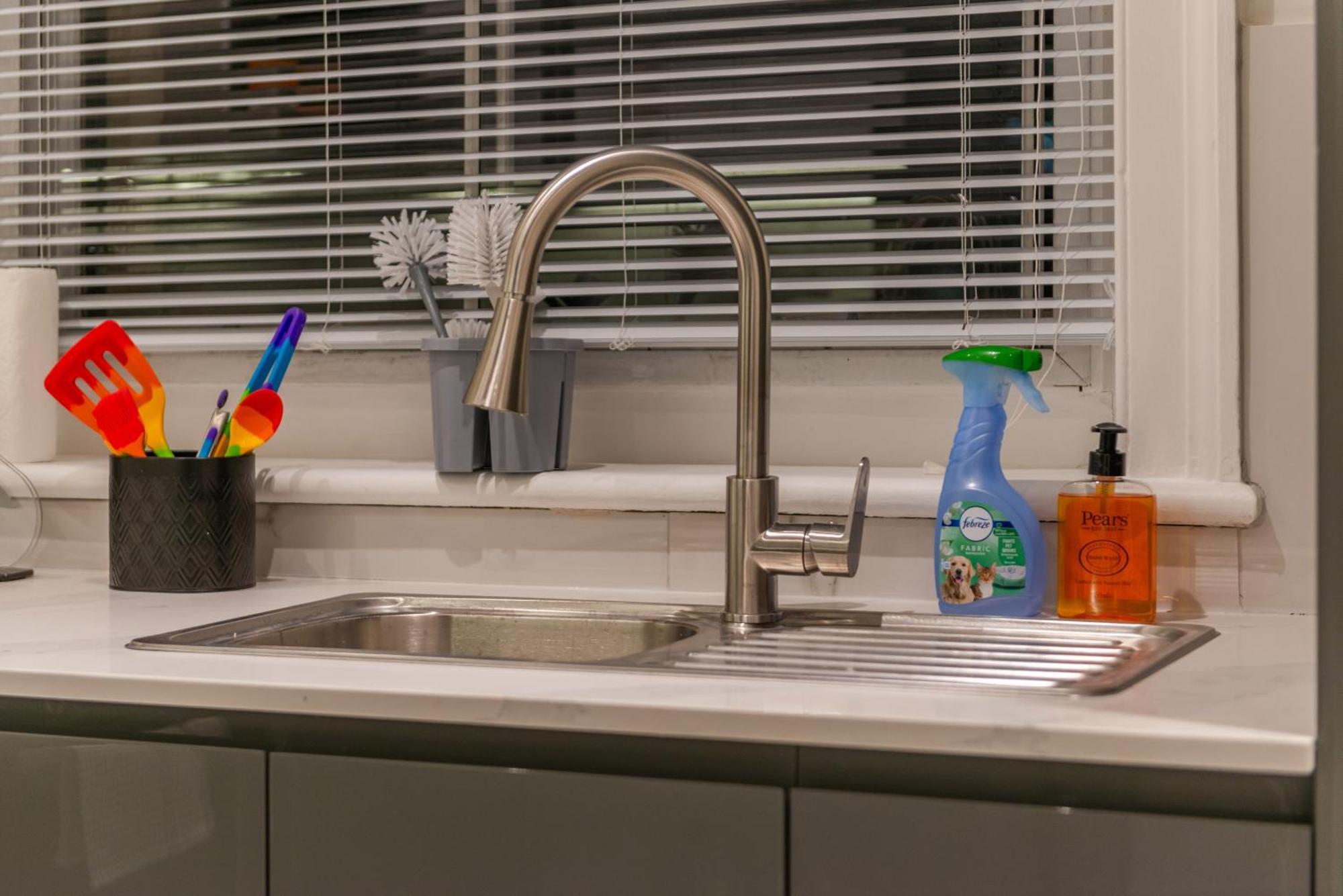Apartment Modern Luxury 3bed 3bathroom Retreat 6hs London