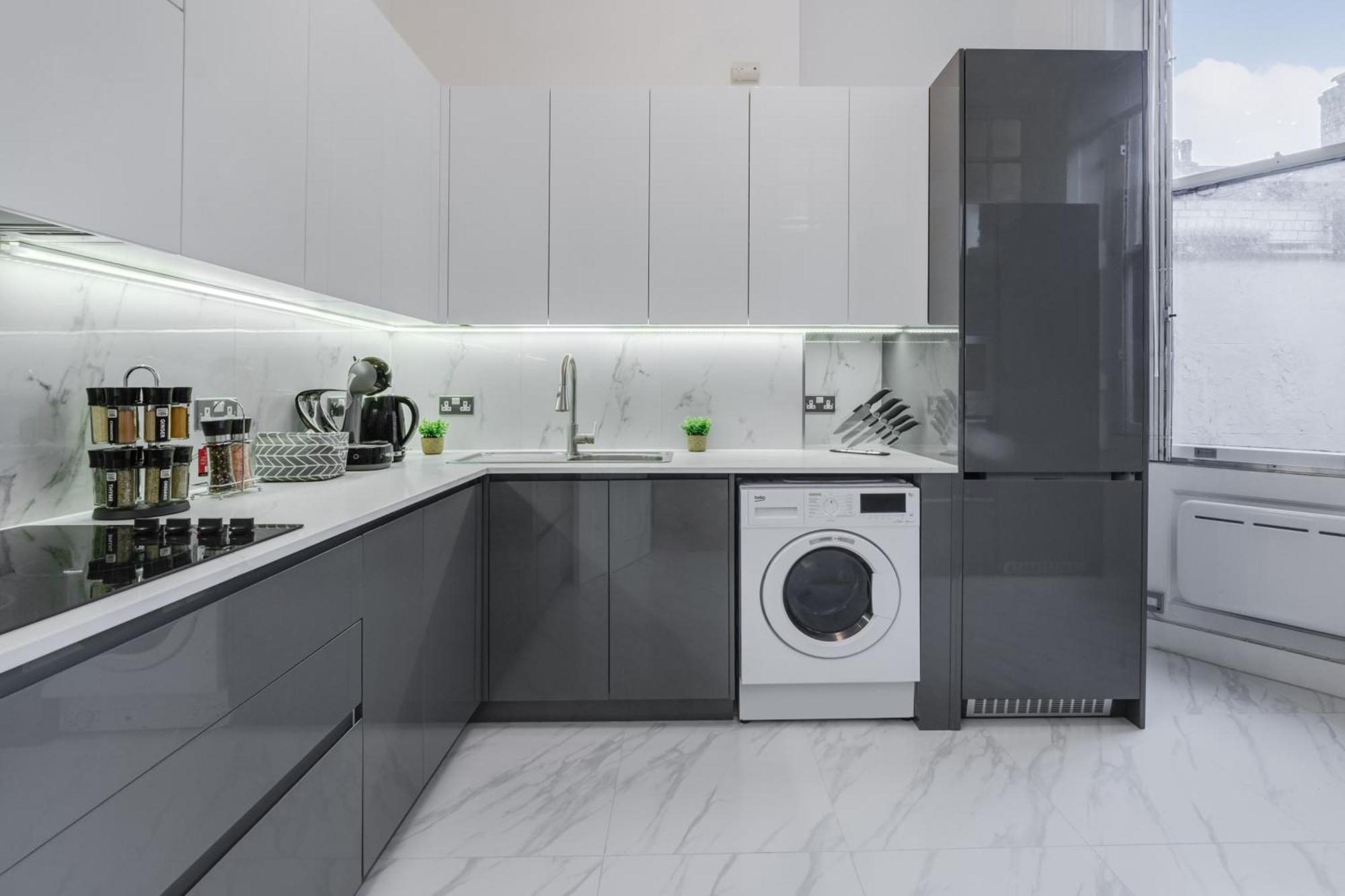 Stylish 3 Bedroom Luxury In Harley Street - 3hs Leilighet London
