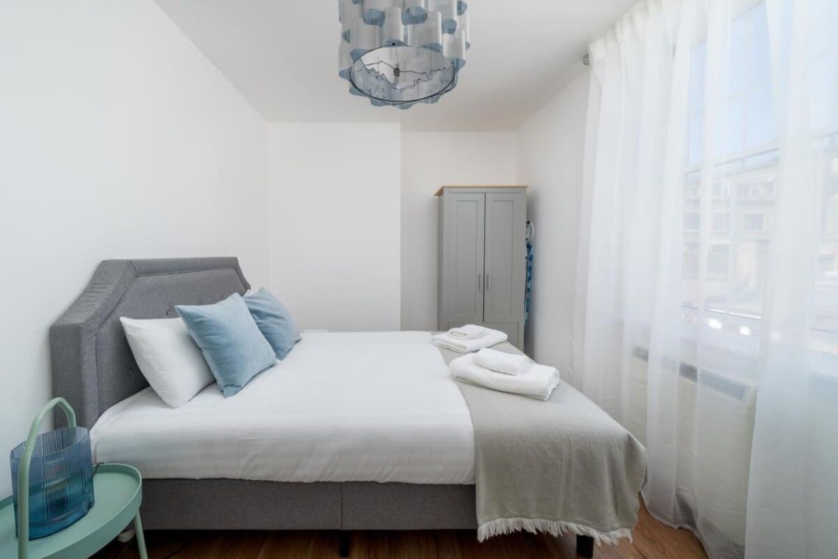 City Of Lovely Two Bedroom Lägenhet London