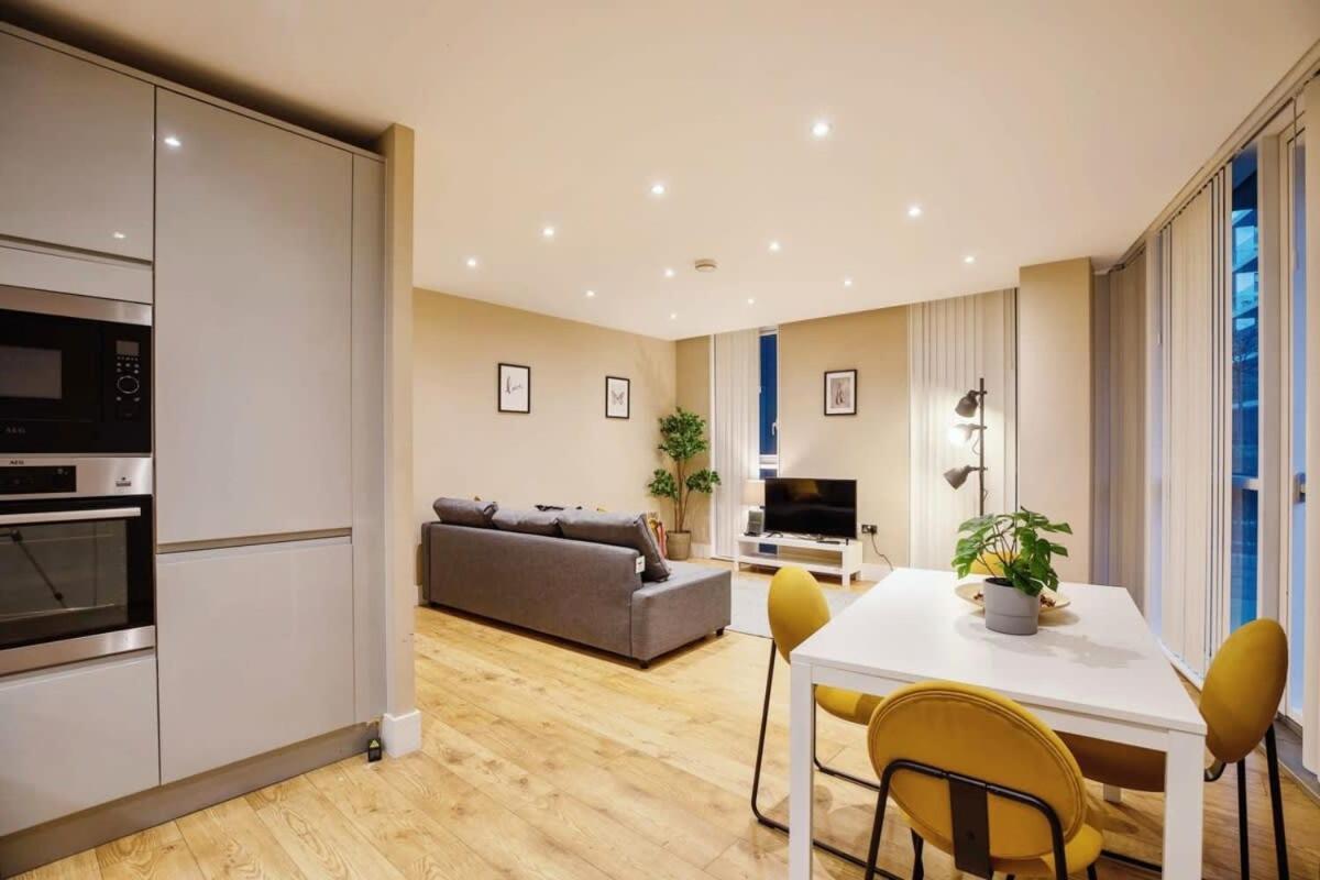 Apartment Modern 2br Flat Style And Comfort Combined *