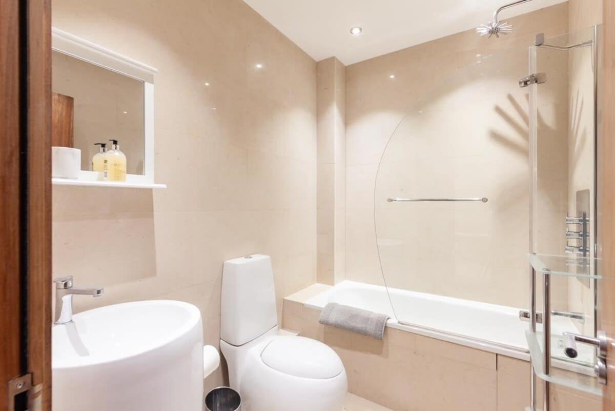 Modern And Comfortable Air-conditioned 2br Flat Appartamento *