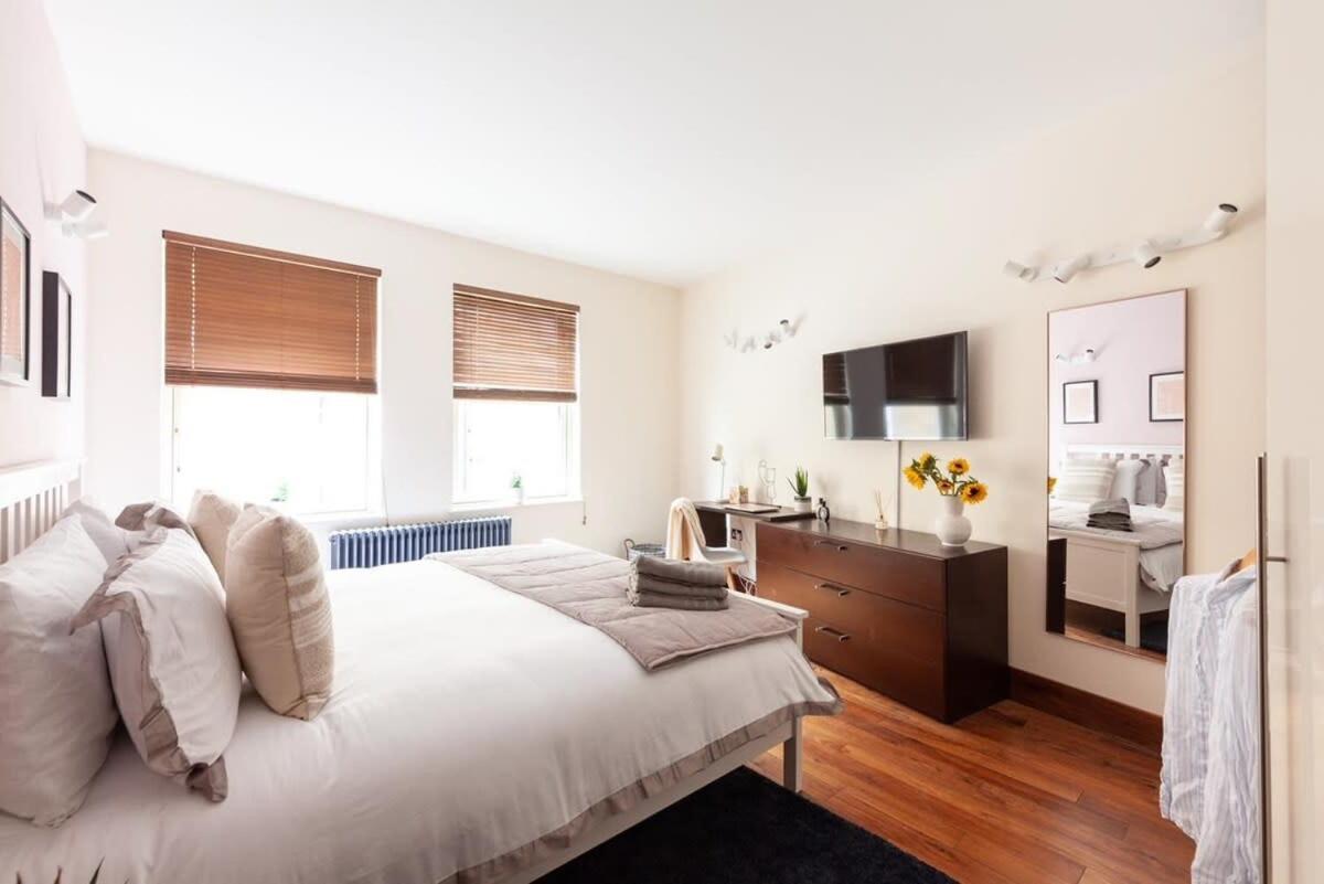 Modern And Comfortable Air-conditioned 2br Flat Appartamento Londra