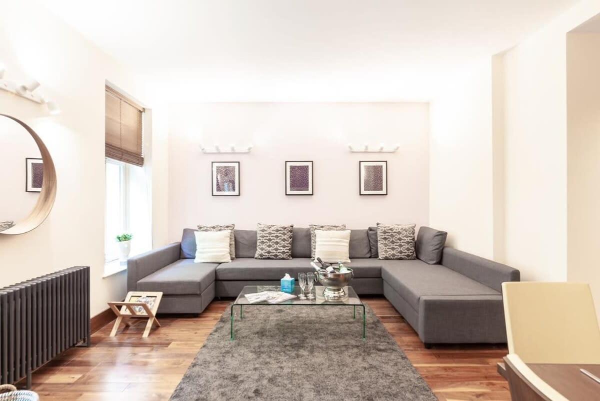 Appartamento Modern And Comfortable Air-conditioned 2br Flat