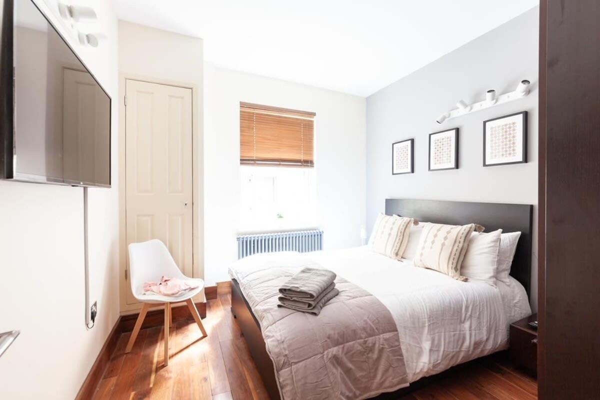Modern And Comfortable Air-conditioned 2br Flat Londra
