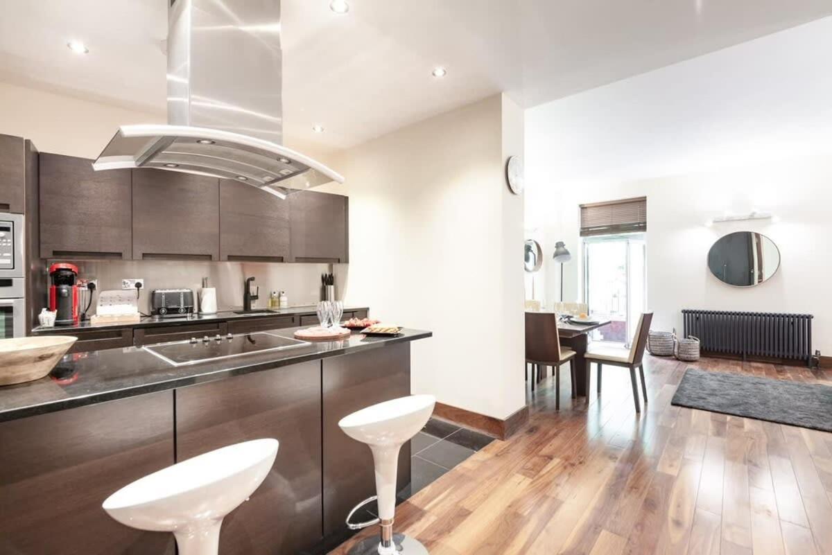 Appartamento Modern And Comfortable Air-conditioned 2br Flat Londra
