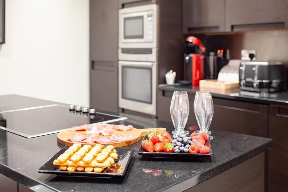 Modern And Comfortable Air-conditioned 2br Flat Londra