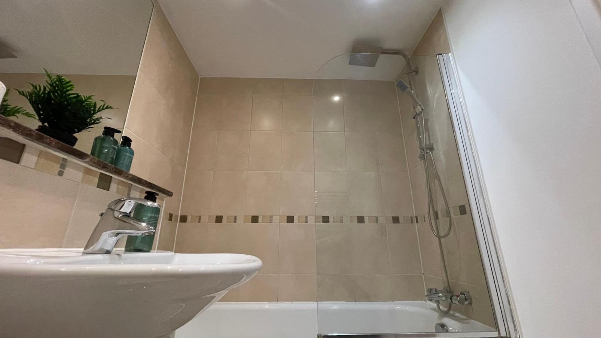 Shoreditch Liverpool Street With Lift And Balcony Appartamento *