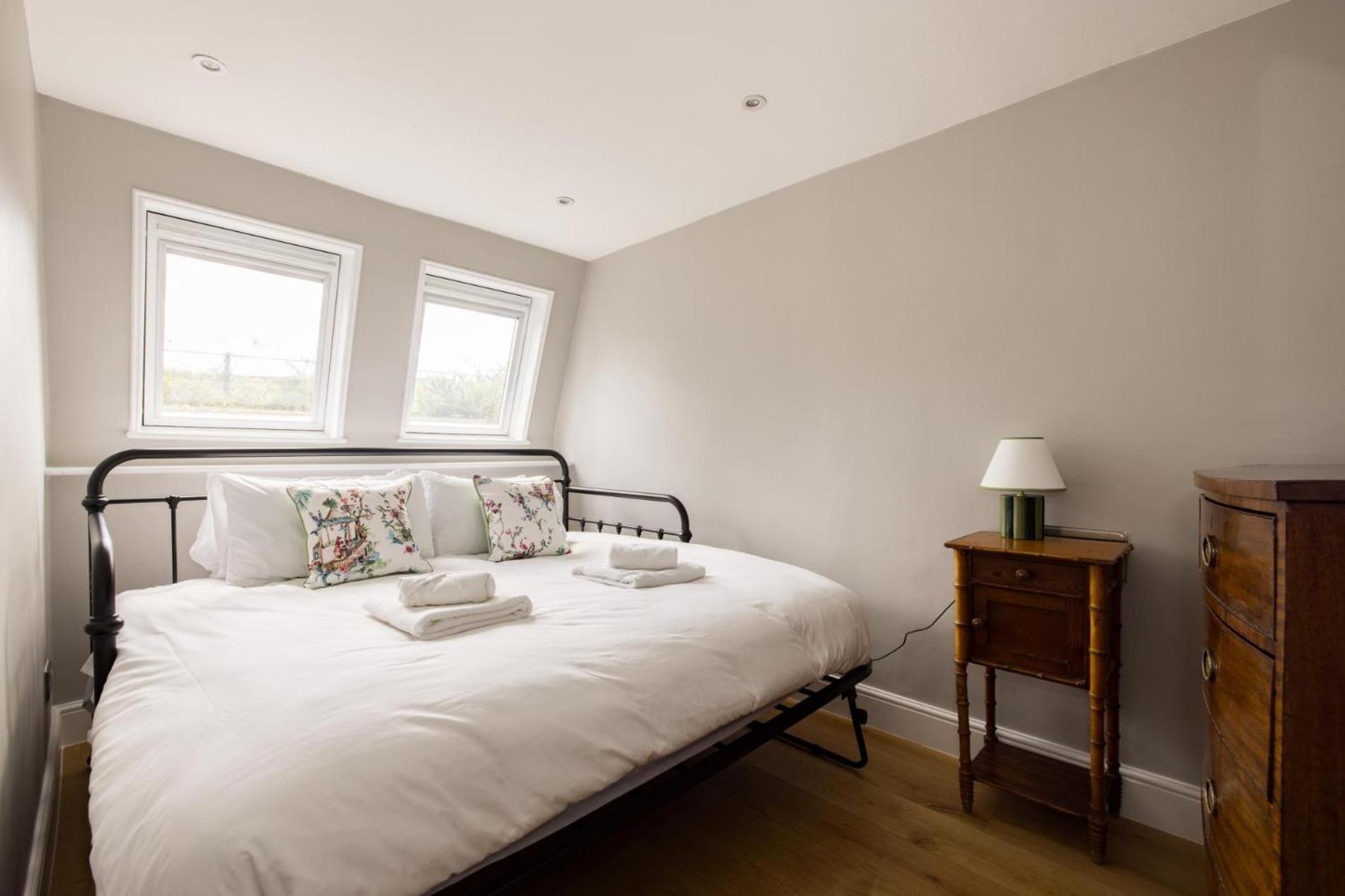 The Thames Embrace 3 Bedroom And Garden House In Battersea * London