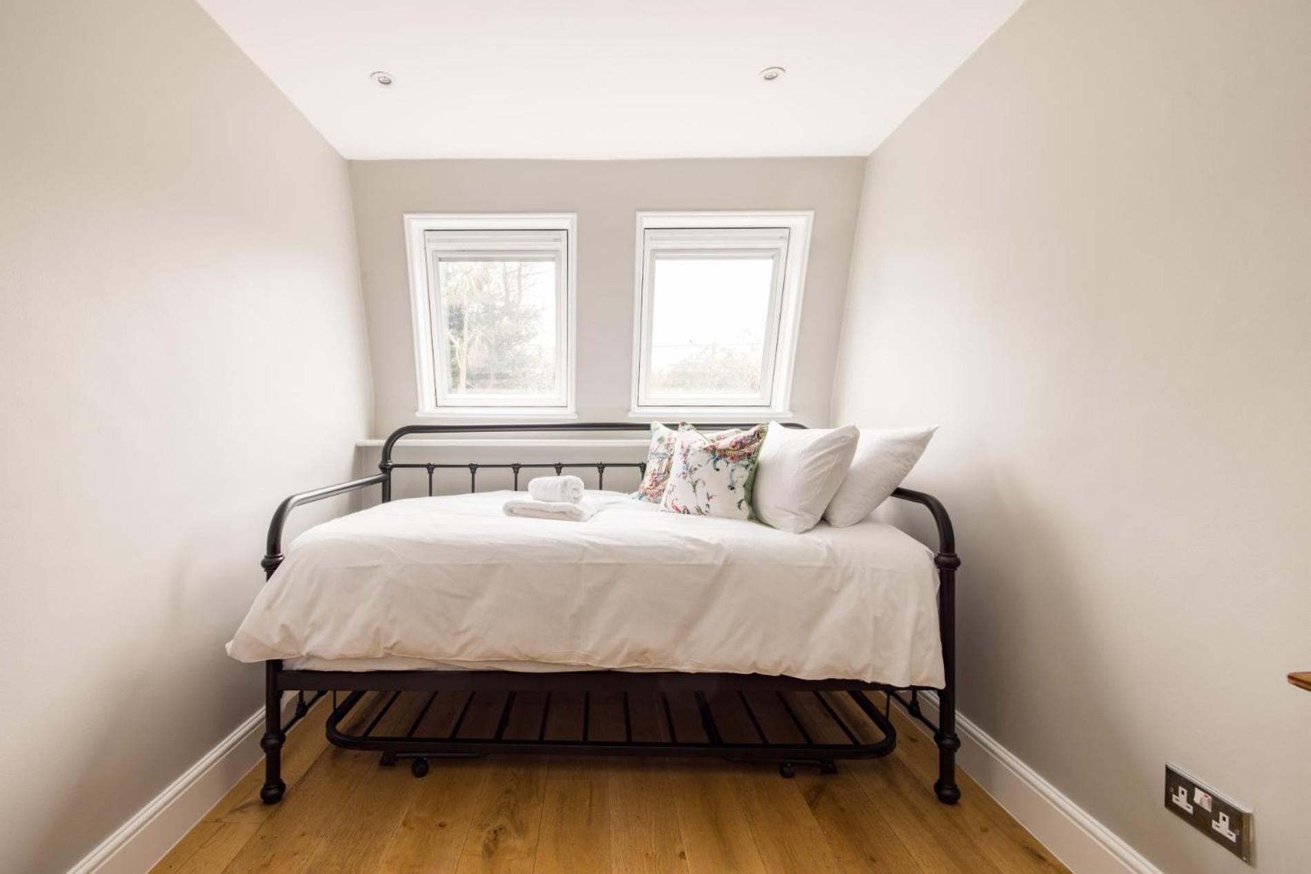 The Thames Embrace 3 Bedroom And Garden House In Battersea Apartment