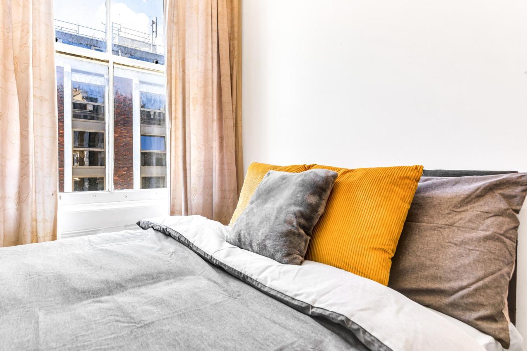 Apartment Luxstay2 Earls Court - Sleeps Up To 8 London