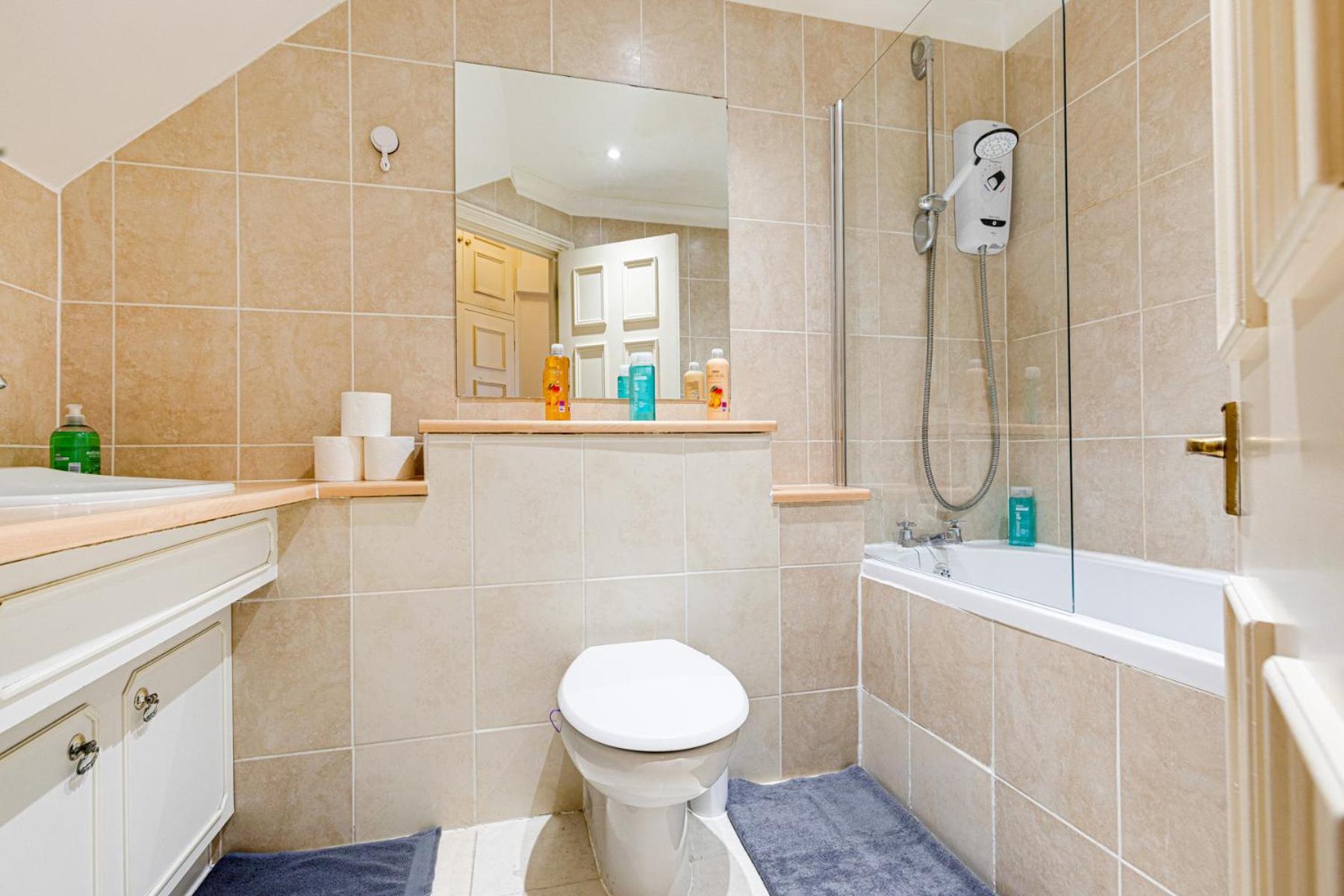 Apartment Luxstay2 Earls Court - Sleeps Up To 8 *