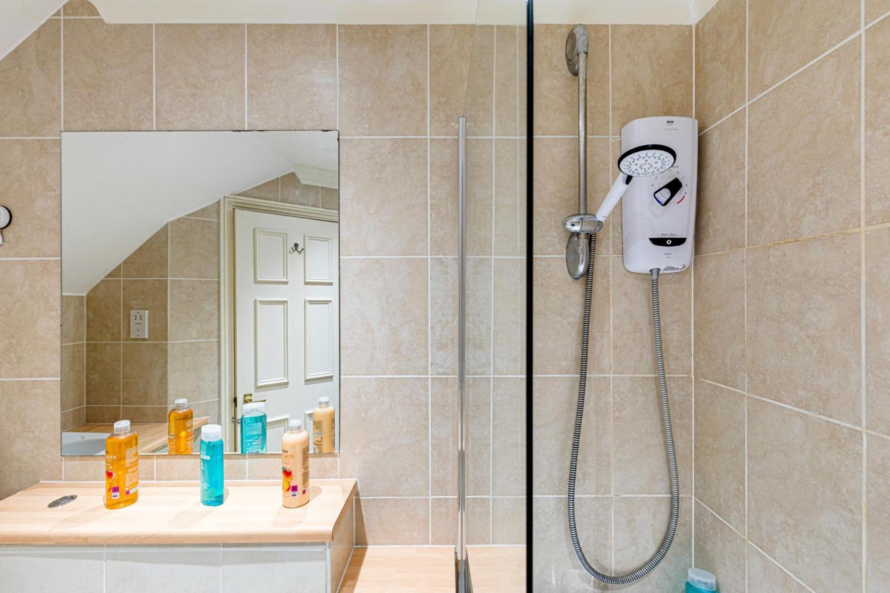 Apartment Luxstay2 Earls Court - Sleeps Up To 8 *