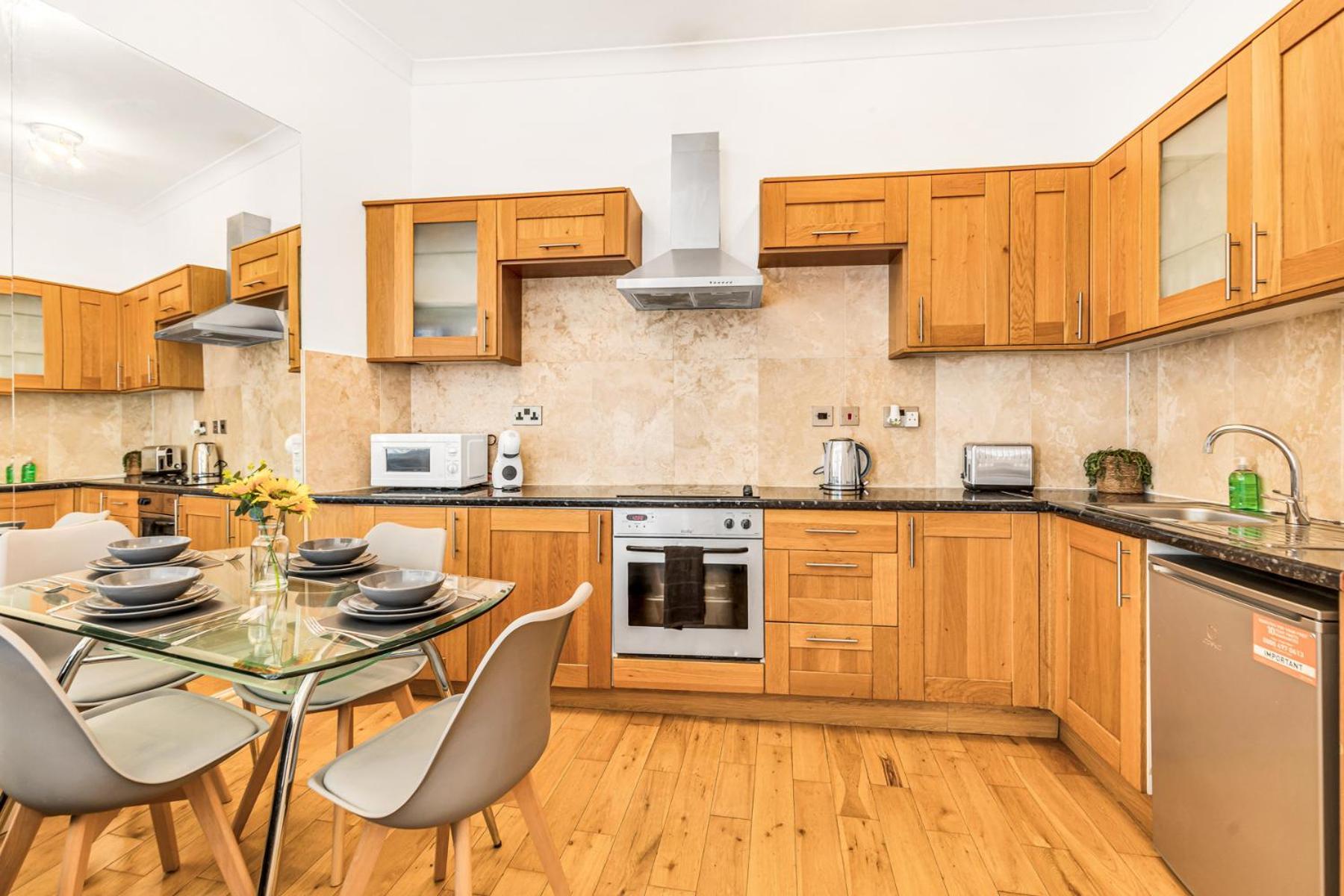 Luxstay2 Earls Court - Sleeps Up To 8 * Londen