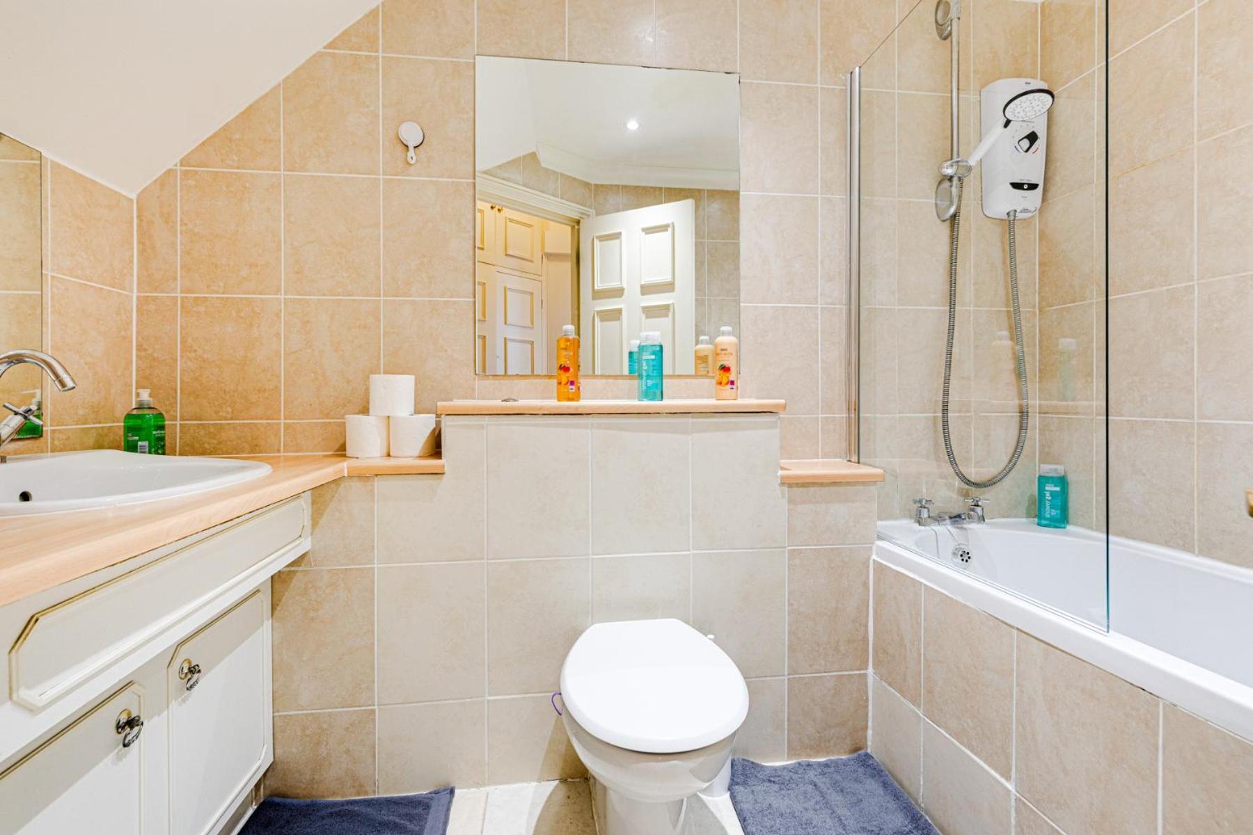Luxstay2 Earls Court - Sleeps Up To 8 London