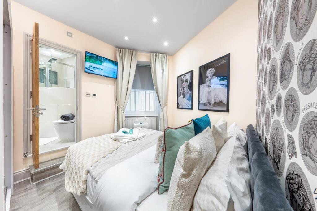 Lejlighed 2 Bed / 2 Bath Versace In Knightsbridge *