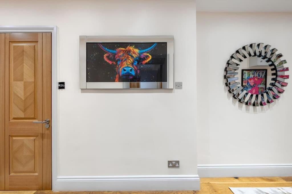2 Bed / 2 Bath Versace In Knightsbridge Lejlighed London