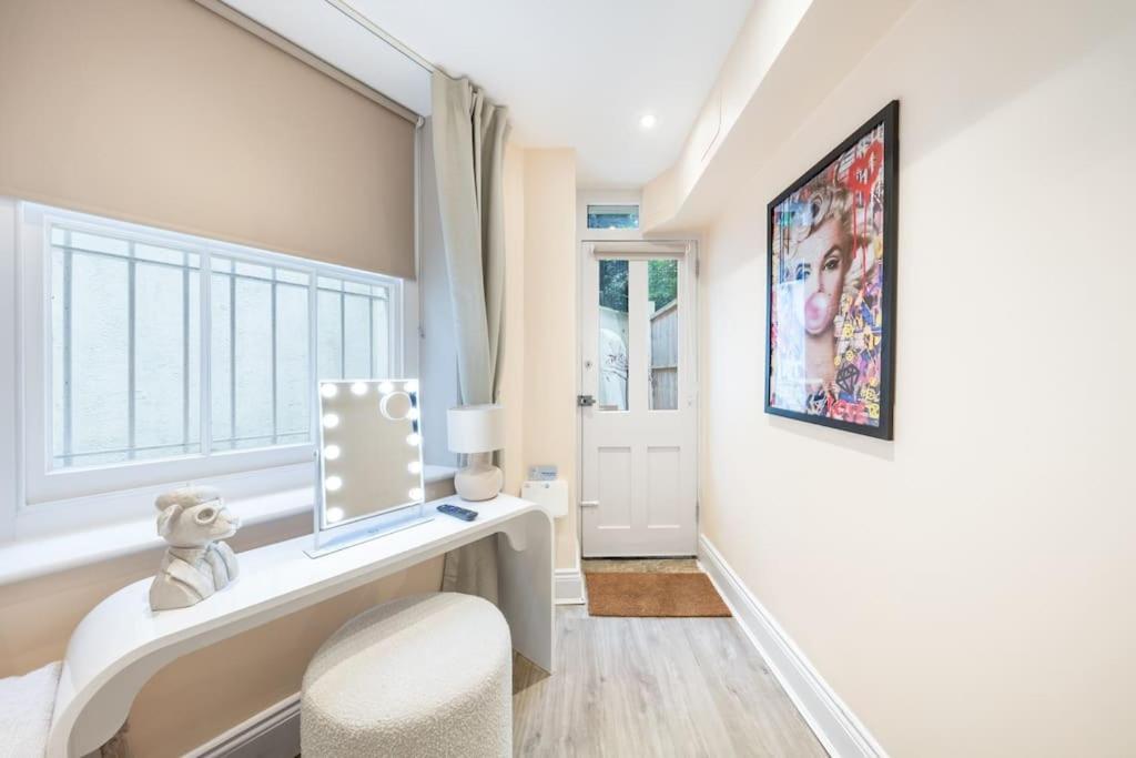 Lejlighed 2 Bed / 2 Bath Versace In Knightsbridge *