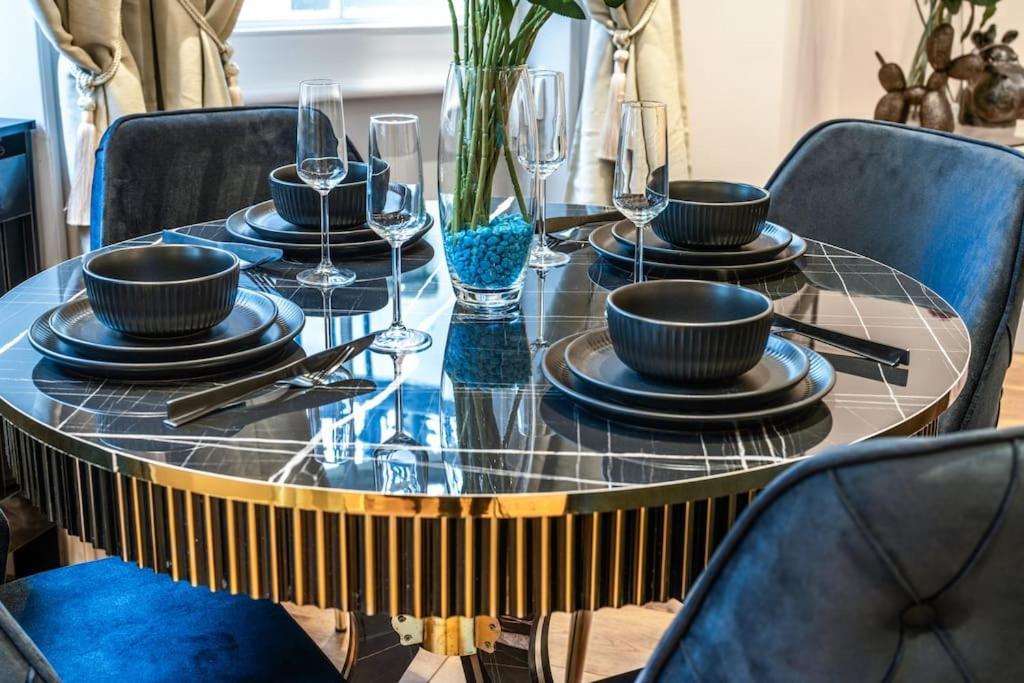 Lejlighed 2 Bed / 2 Bath Versace In Knightsbridge *