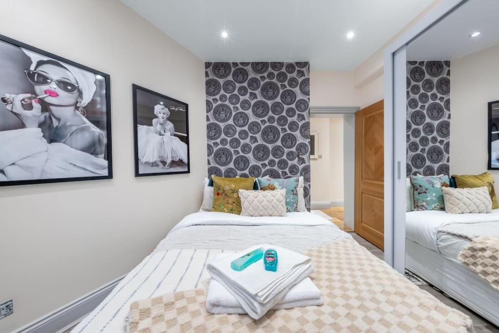 2 Bed / 2 Bath Versace In Knightsbridge Lejlighed