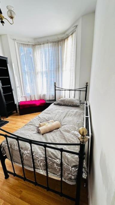 3 Bed House East Londres