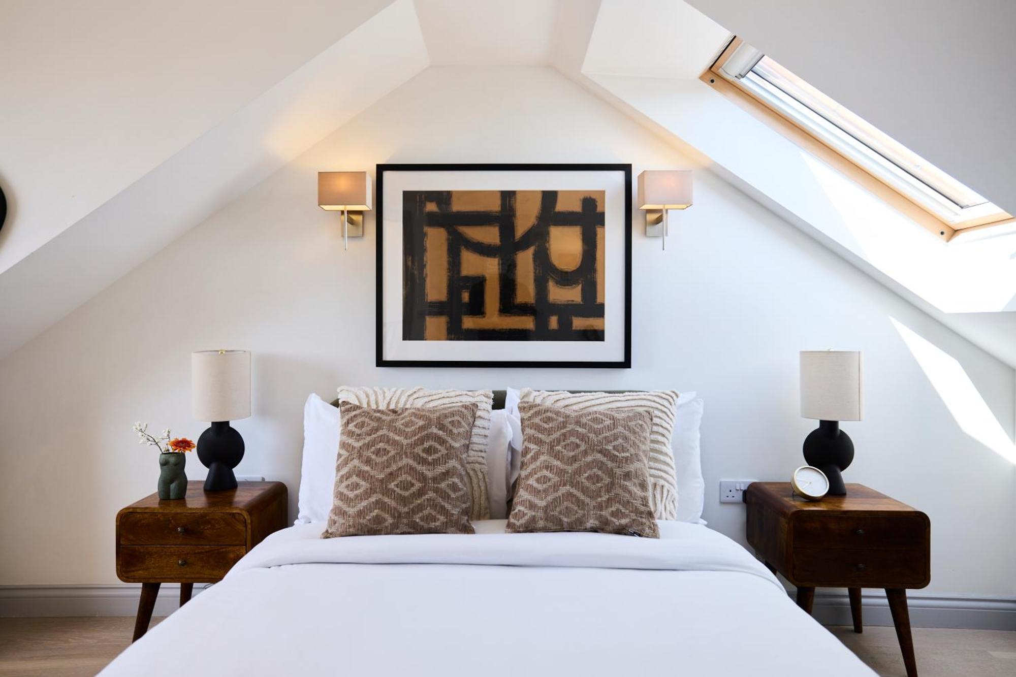 The Leghorn Quarters - Modern 3bdr With Balcony Apartment