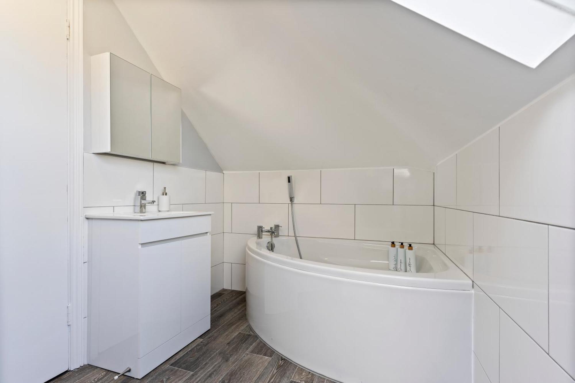 Appartement Heart Of Acton - Perfect For Large Groups *