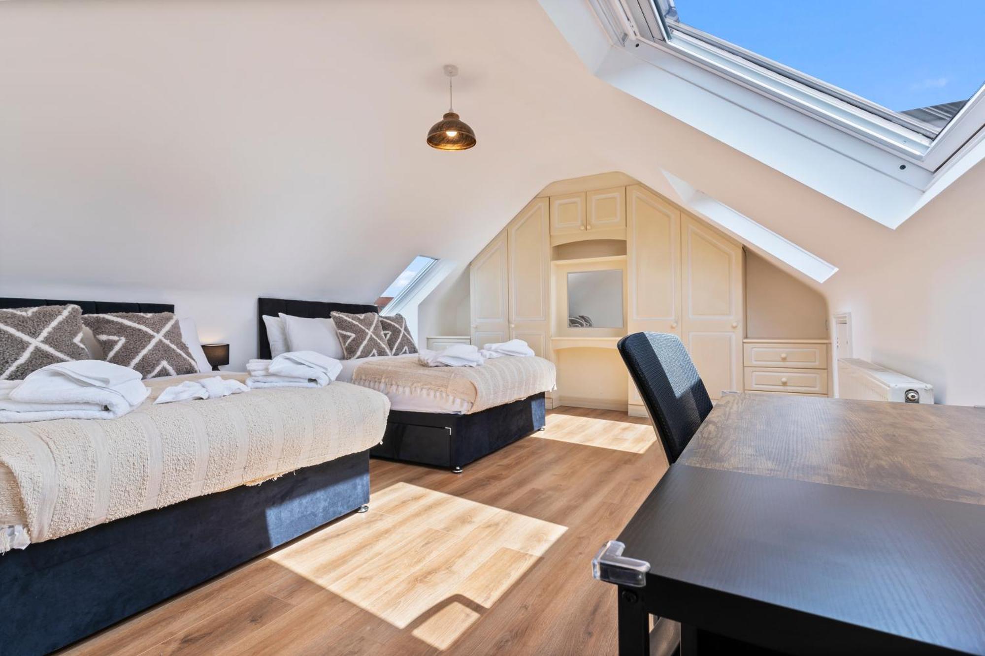 Leilighet Heart Of Acton - Perfect For Large Groups *