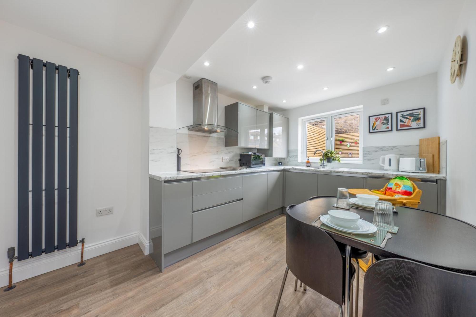 Entire 3 Bedroom House In - Canning Town, Airport, Excel Appartement *