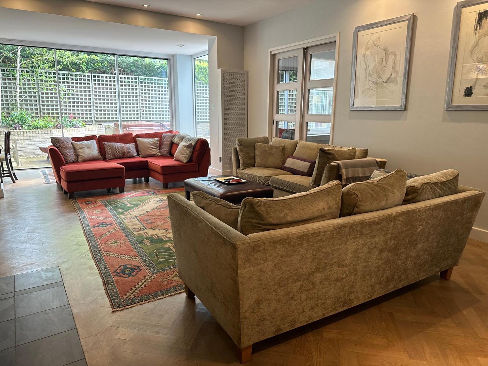 Ferienhaus Wimbledon Tennis House With Hot Tub; 4 Minute Walk