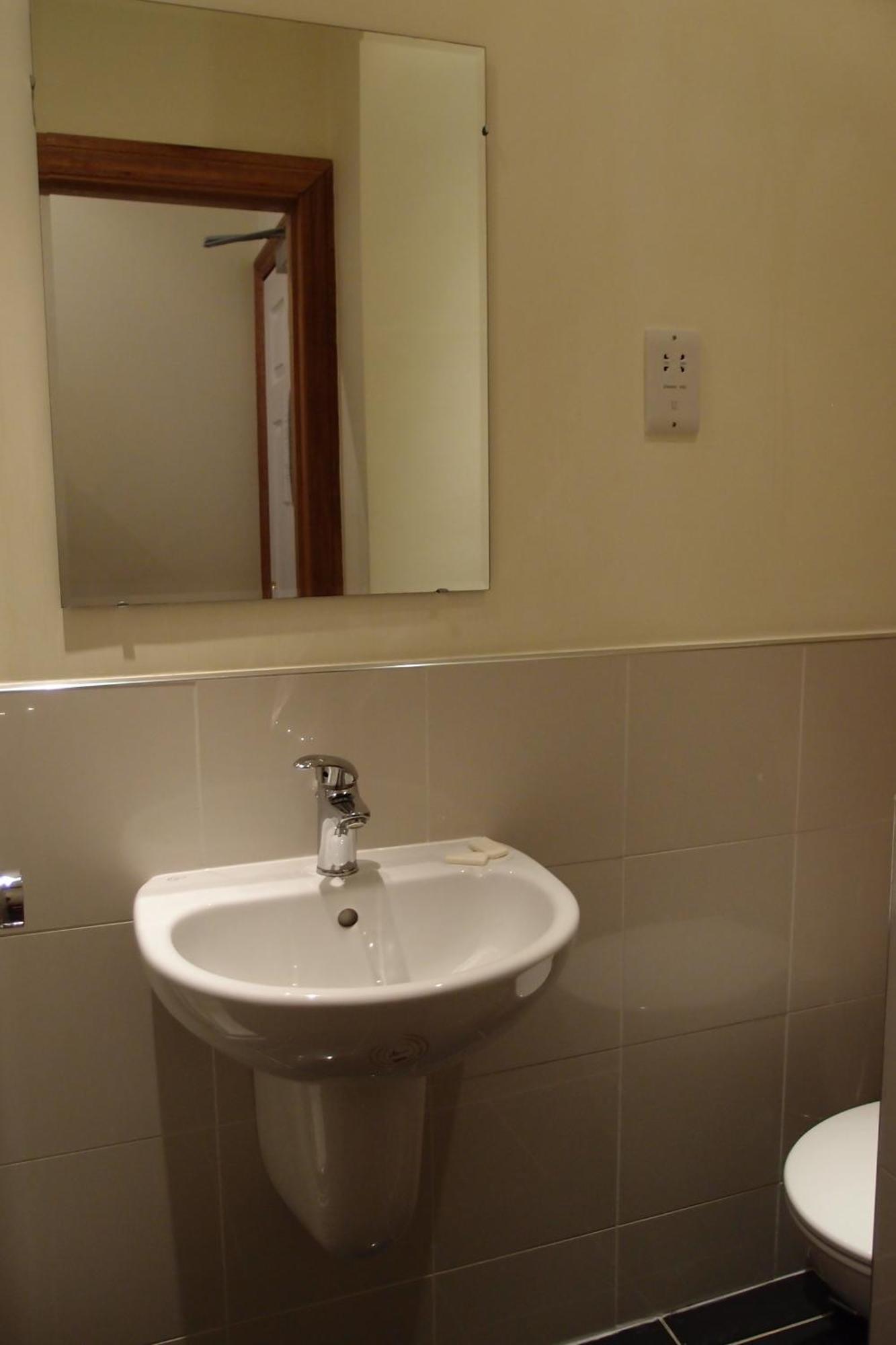 Hotel 65