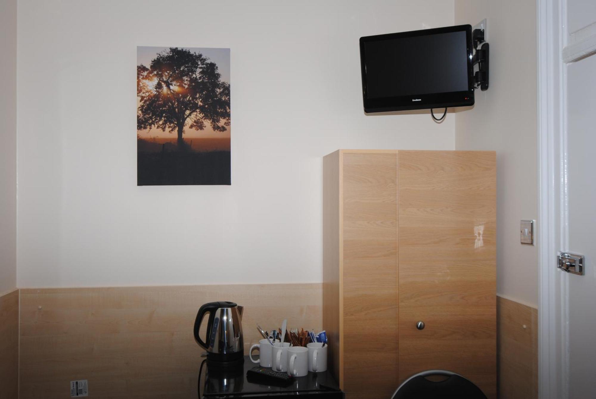 Hotell Tony's House 2*