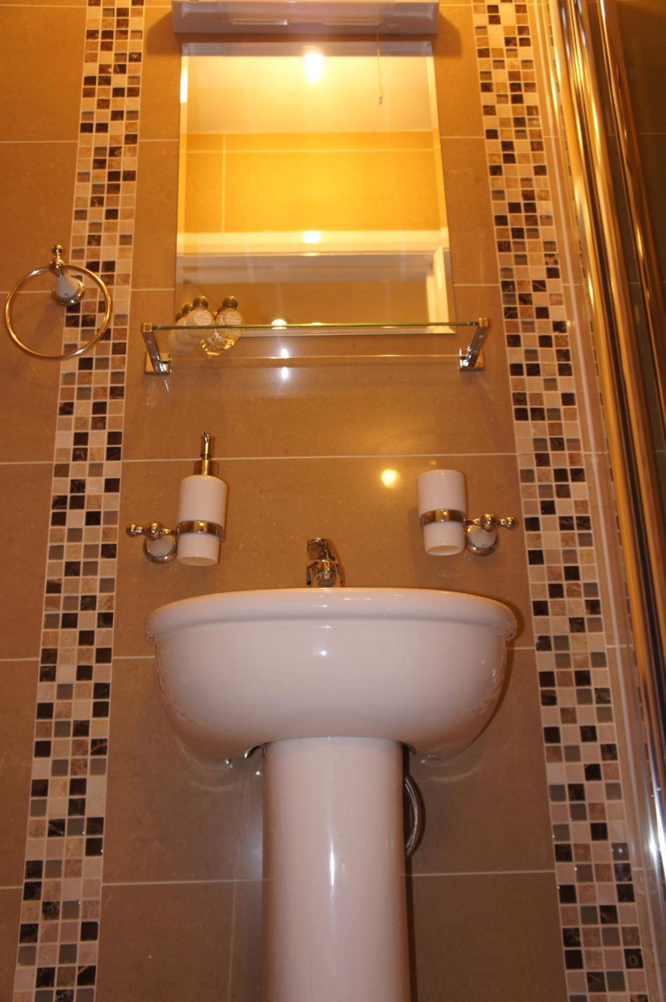 Hotell Sapphire 3*