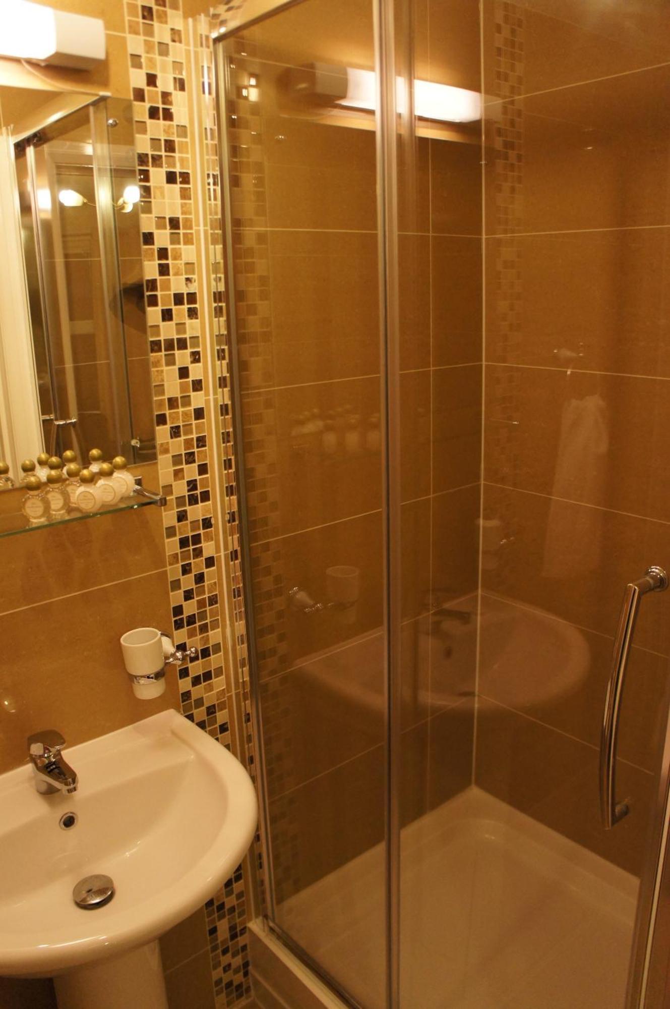 Hotell Sapphire 3*