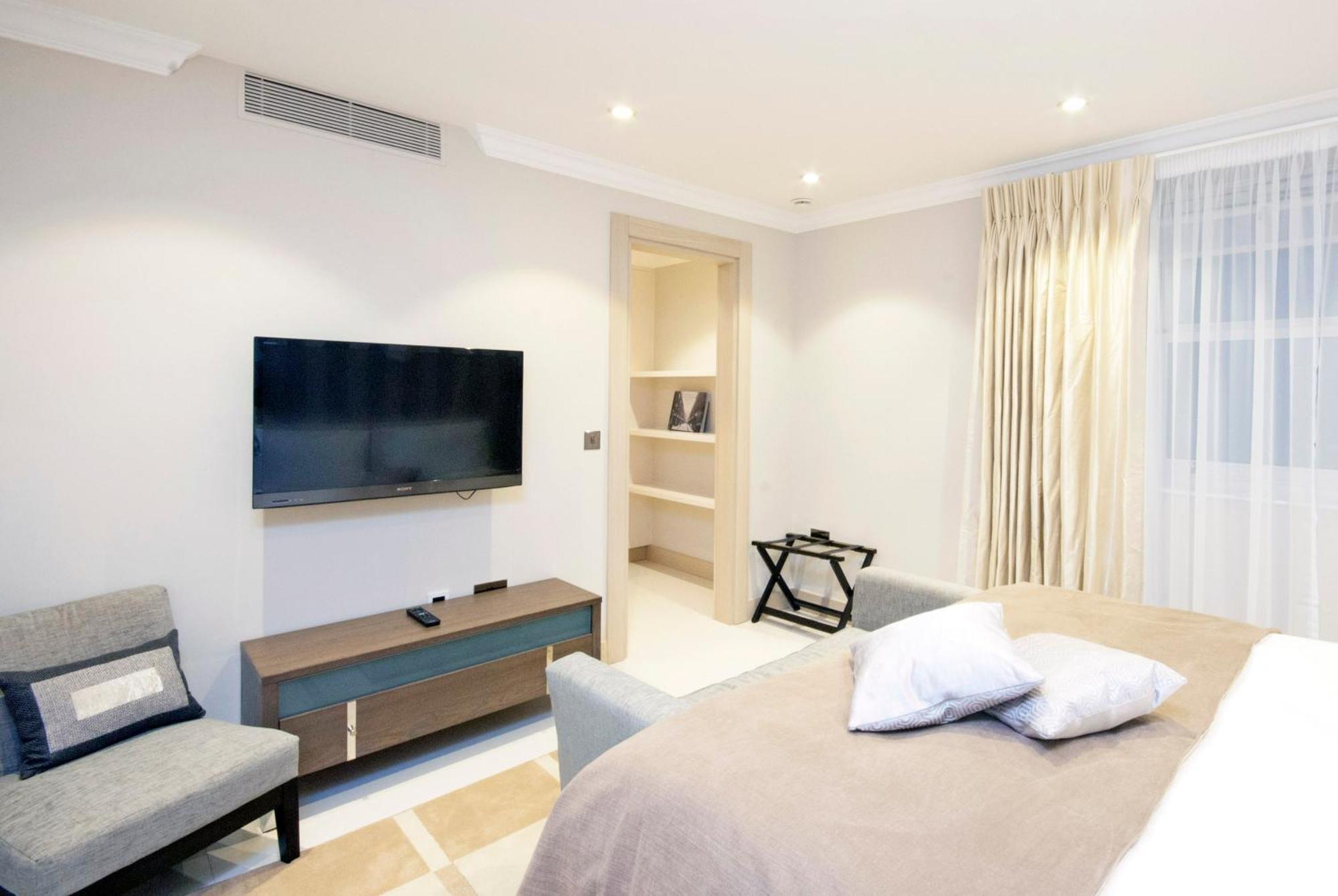Aparthotel Claverley Court Knightsbridge London