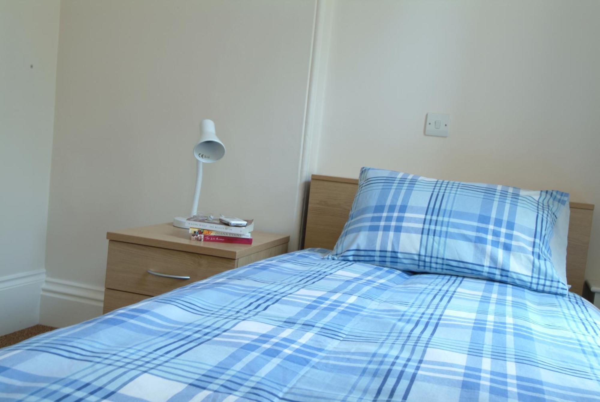 Apartment Lse Passfield Hall London