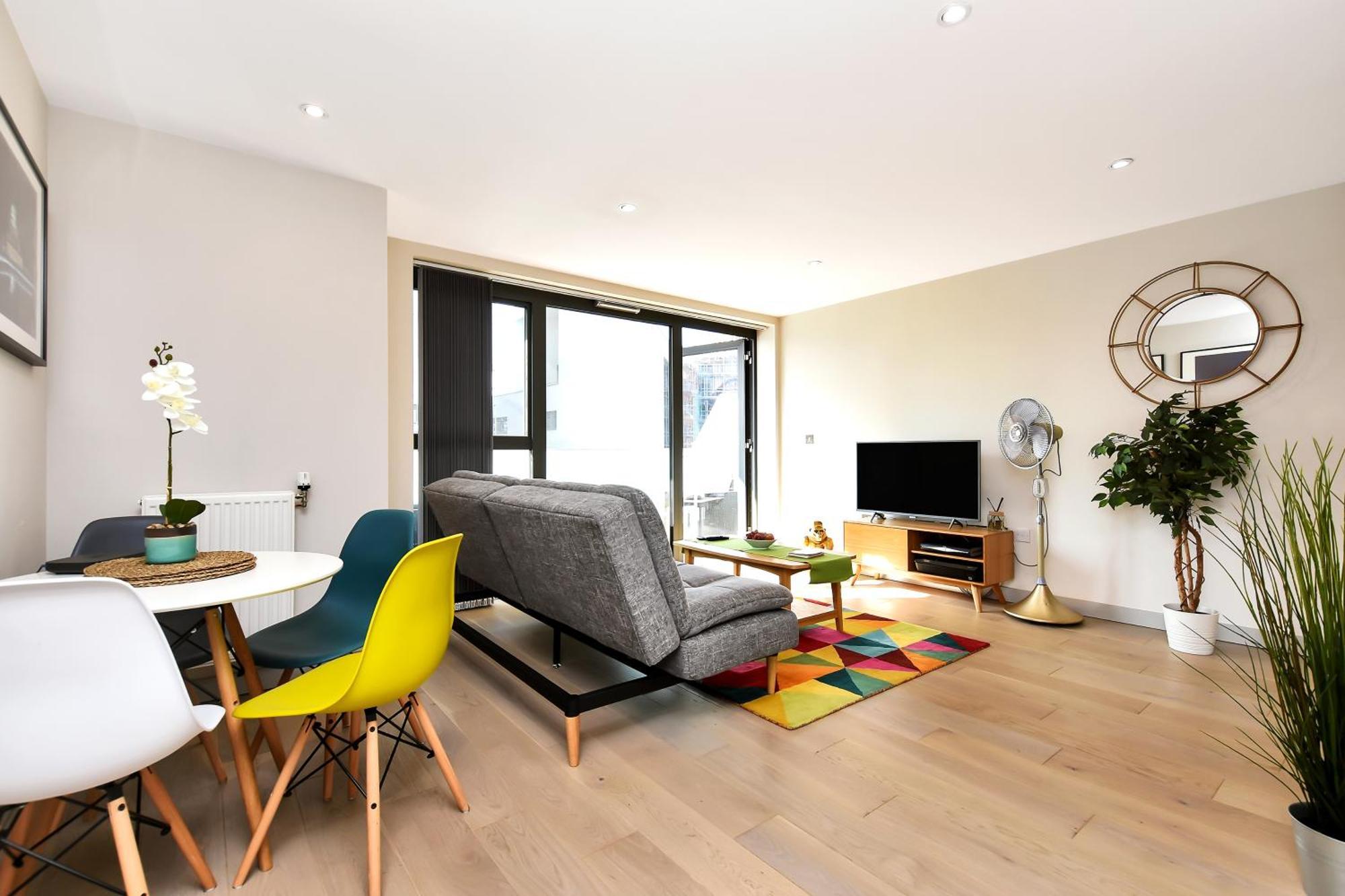 Apartment Esquire Ealing London