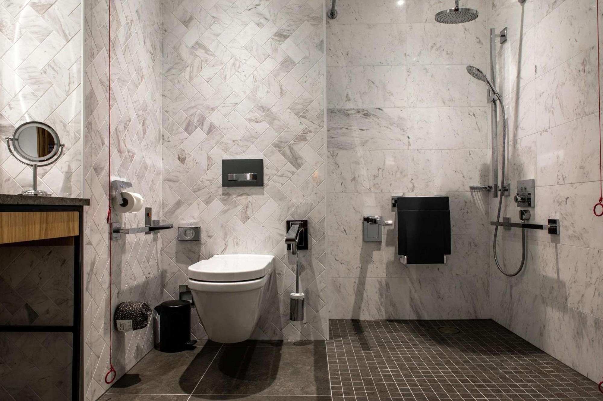 Hotel Lincoln Plaza London, Curio Collection By Hilton Londen
