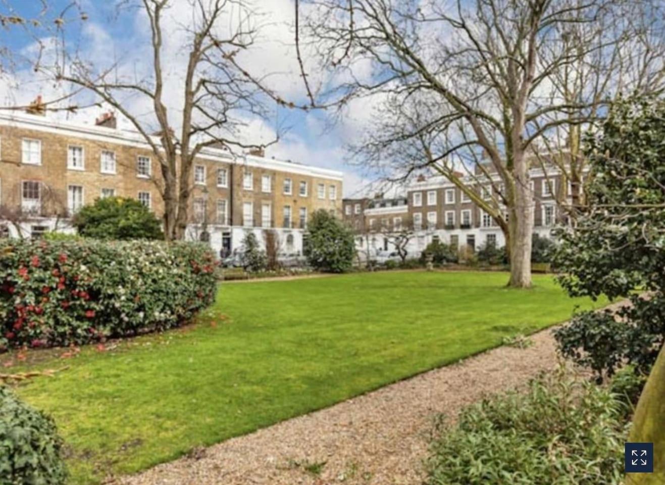 Apartment 2 Bedroom Just Off Kings Road