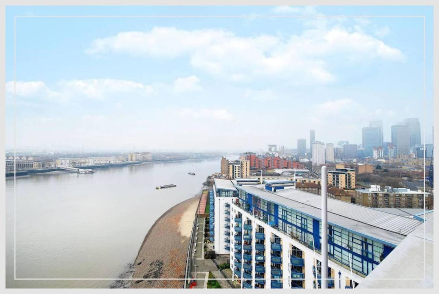 Canary Wharf Riverside Penthouse London