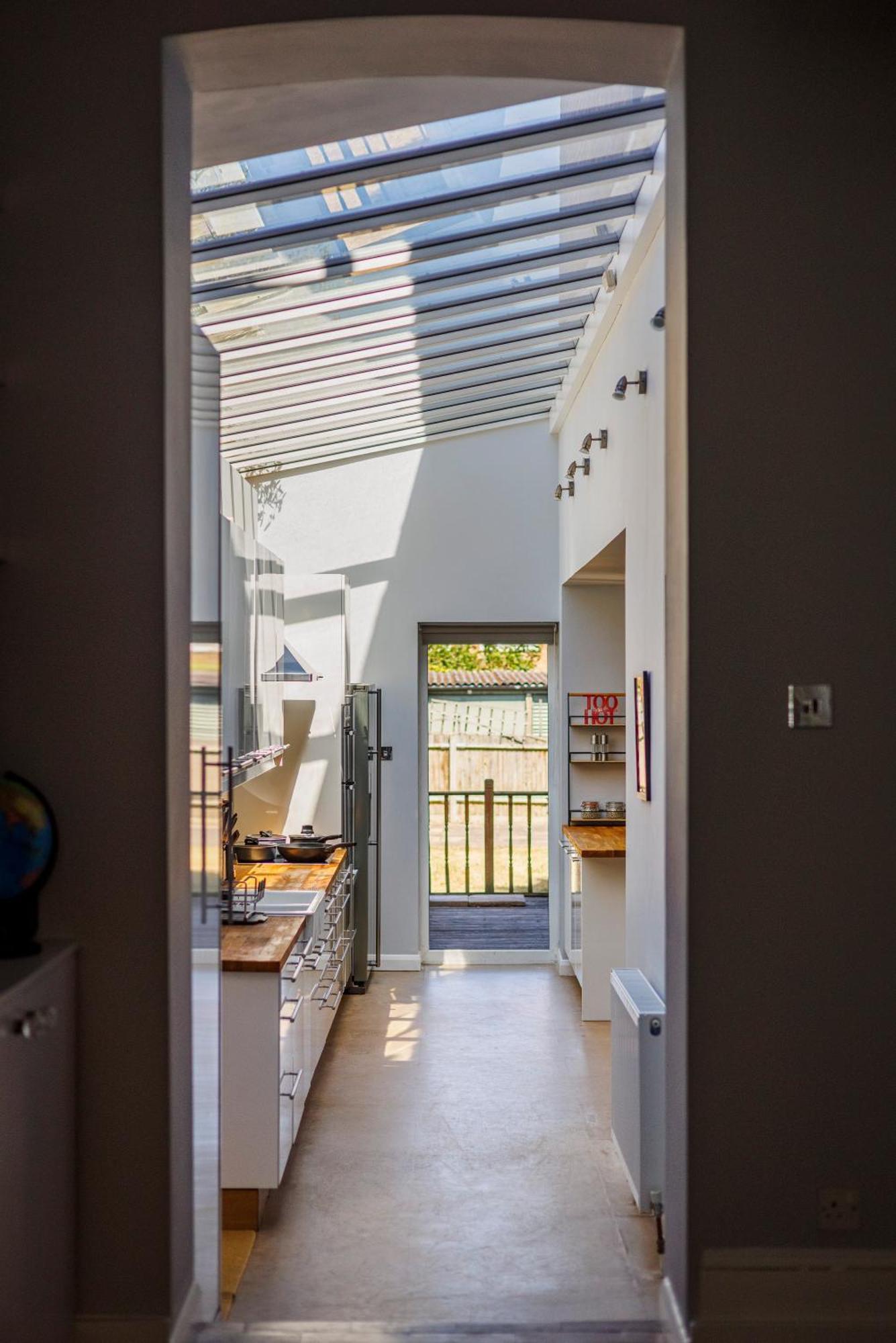 Vakantiehuis 6 Bedroom House By Av Acton Sleeps 11 Free Parking