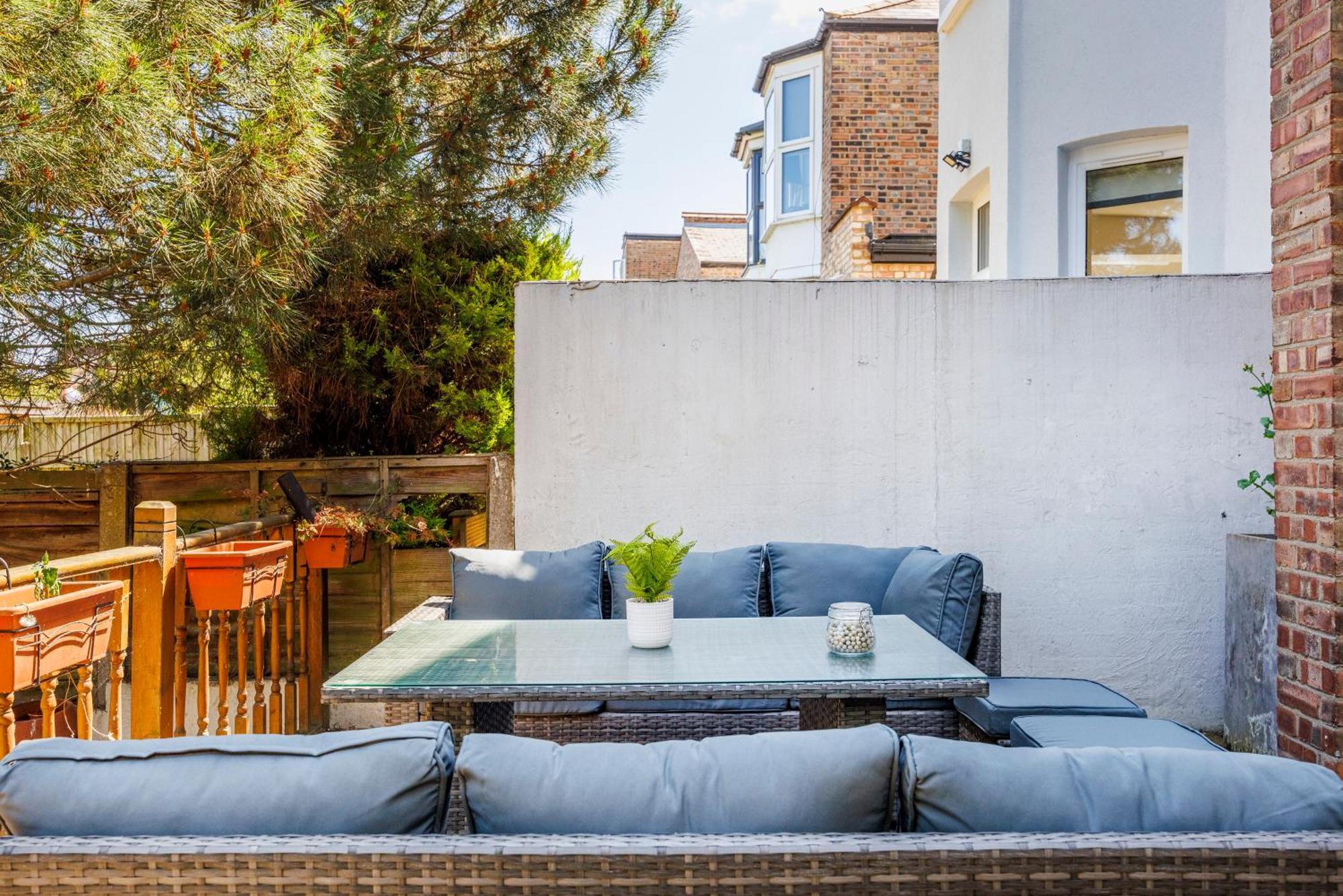 Vakantiehuis 6 Bedroom House By Av Acton Sleeps 11 Free Parking Londen