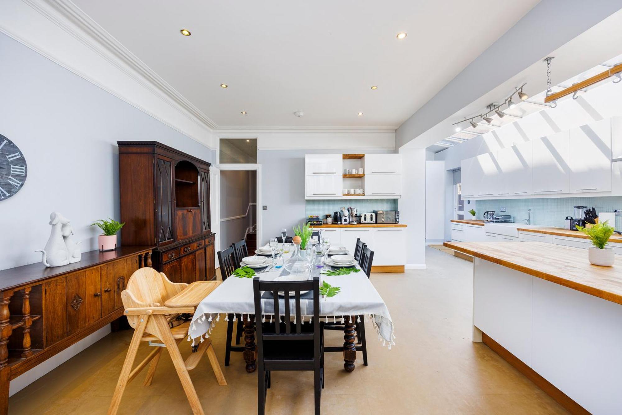Vakantiehuis 6 Bedroom House By Av Acton Sleeps 11 Free Parking Londen