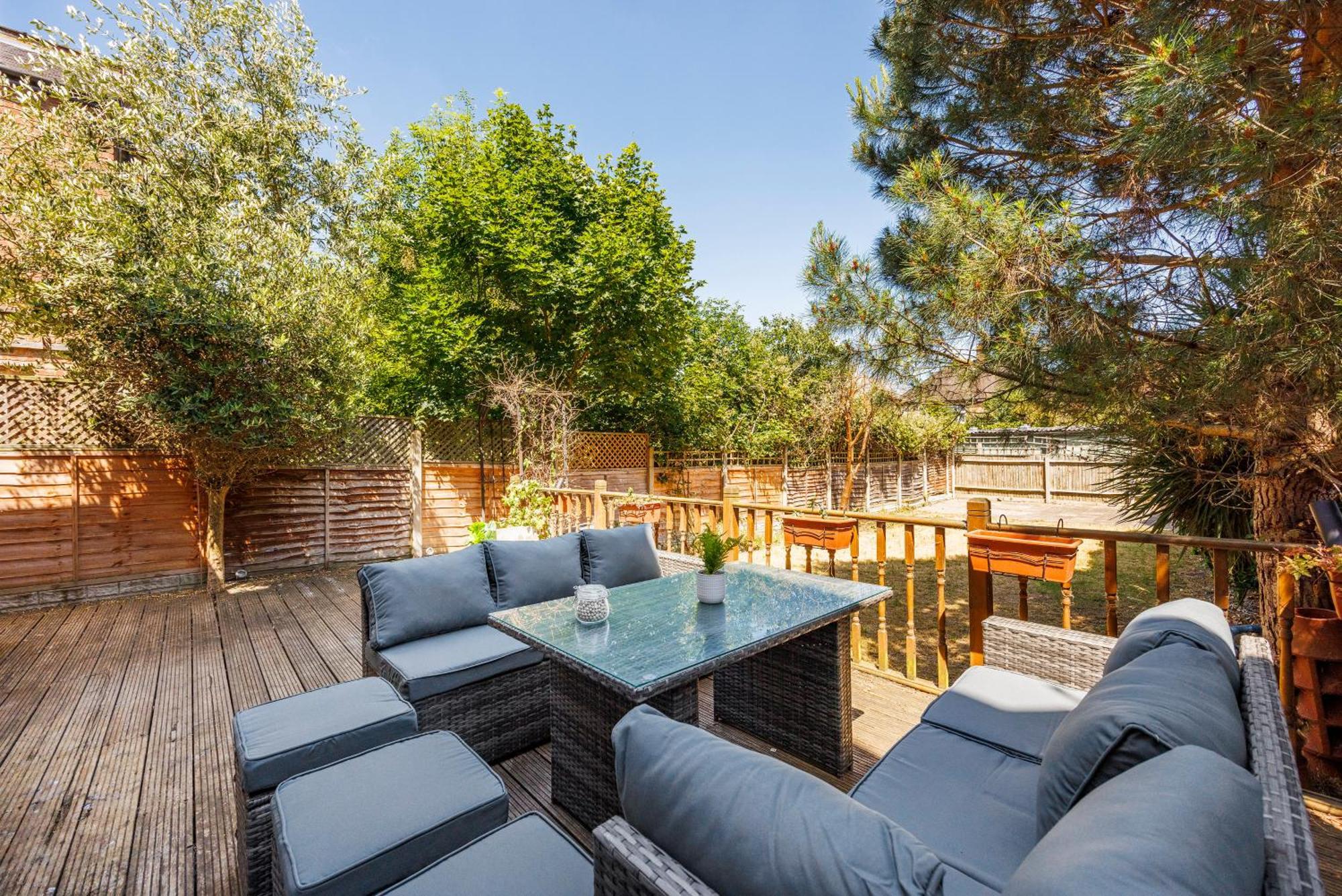 Vakantiehuis 6 Bedroom House By Av Acton Sleeps 11 Free Parking *