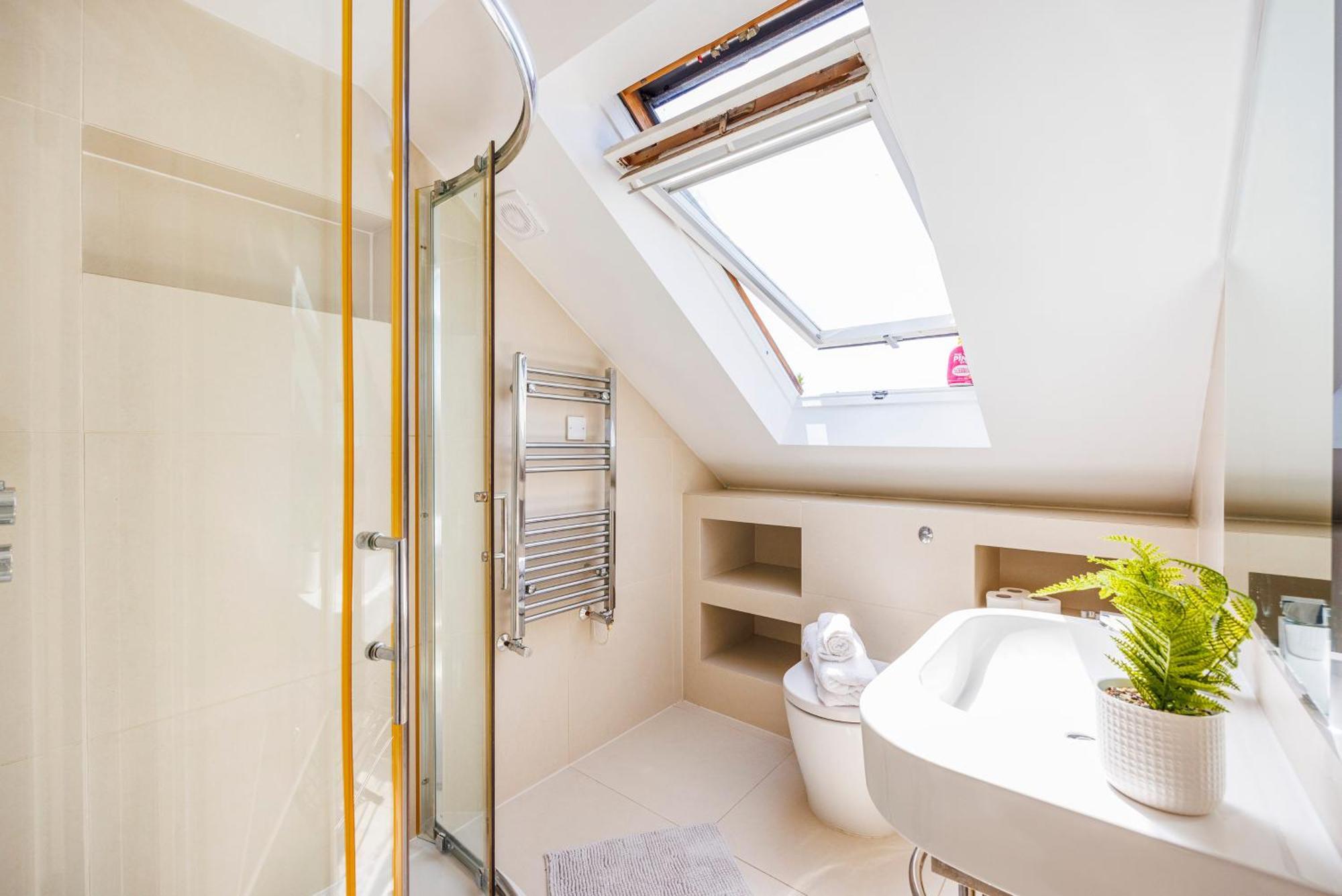 Vakantiehuis 6 Bedroom House By Av Acton Sleeps 11 Free Parking Londen