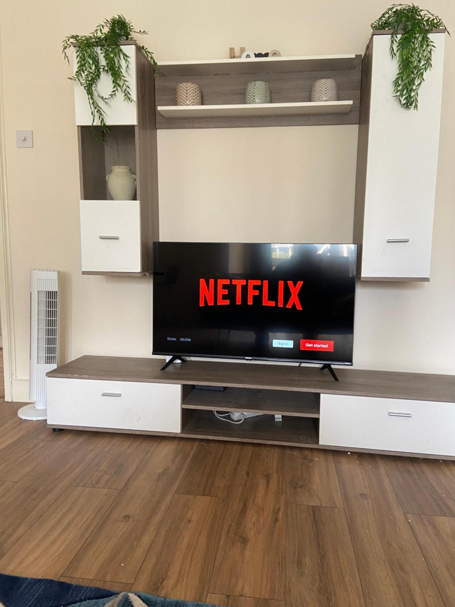Beautiful 2 Bed Waterfront With Parking Perfect For Canary Wharf - 2 Bed 2 Bath With High Speed Wifi And Netflix And Parking London