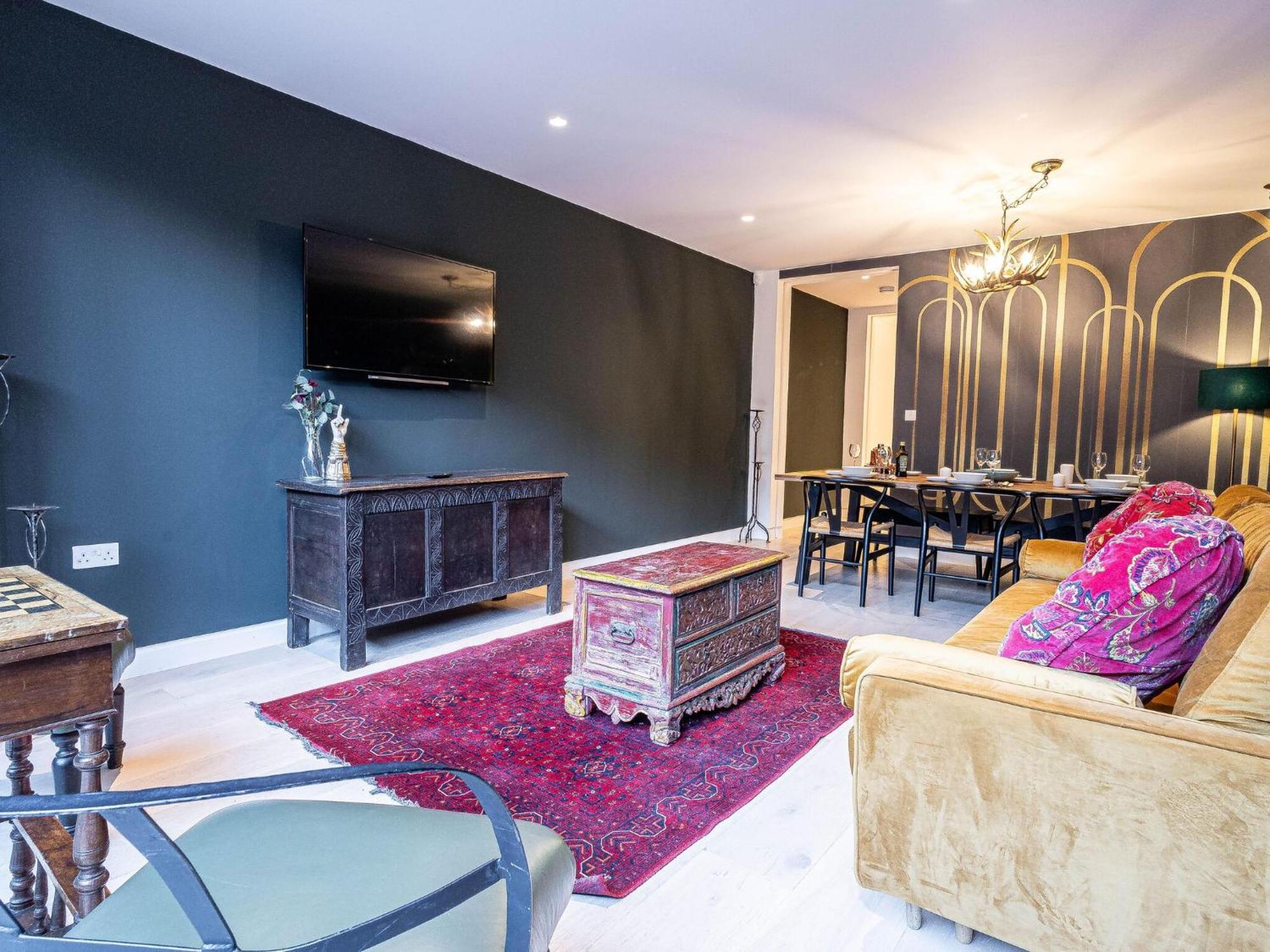 The Arches Luxurious Three Bedroom Close To Hampstead Heath With Garden Balcony And Courtyard Londen